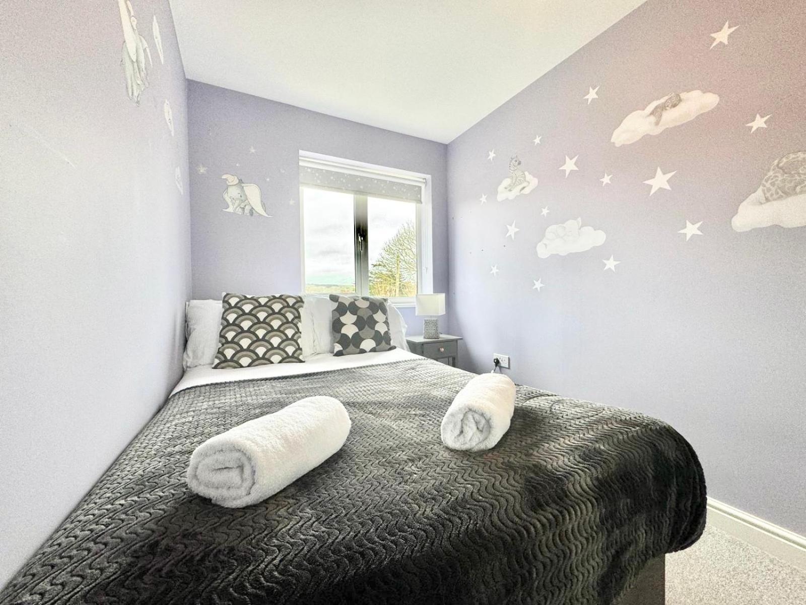 Home Centrally Located In Folkestone, Great Location For Families Or Workers المظهر الخارجي الصورة